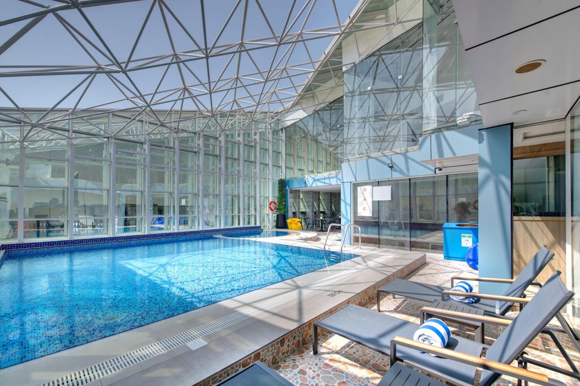 La Quinta By Wyndham Abu Dhabi Al Wahda Hotel Eksteriør billede