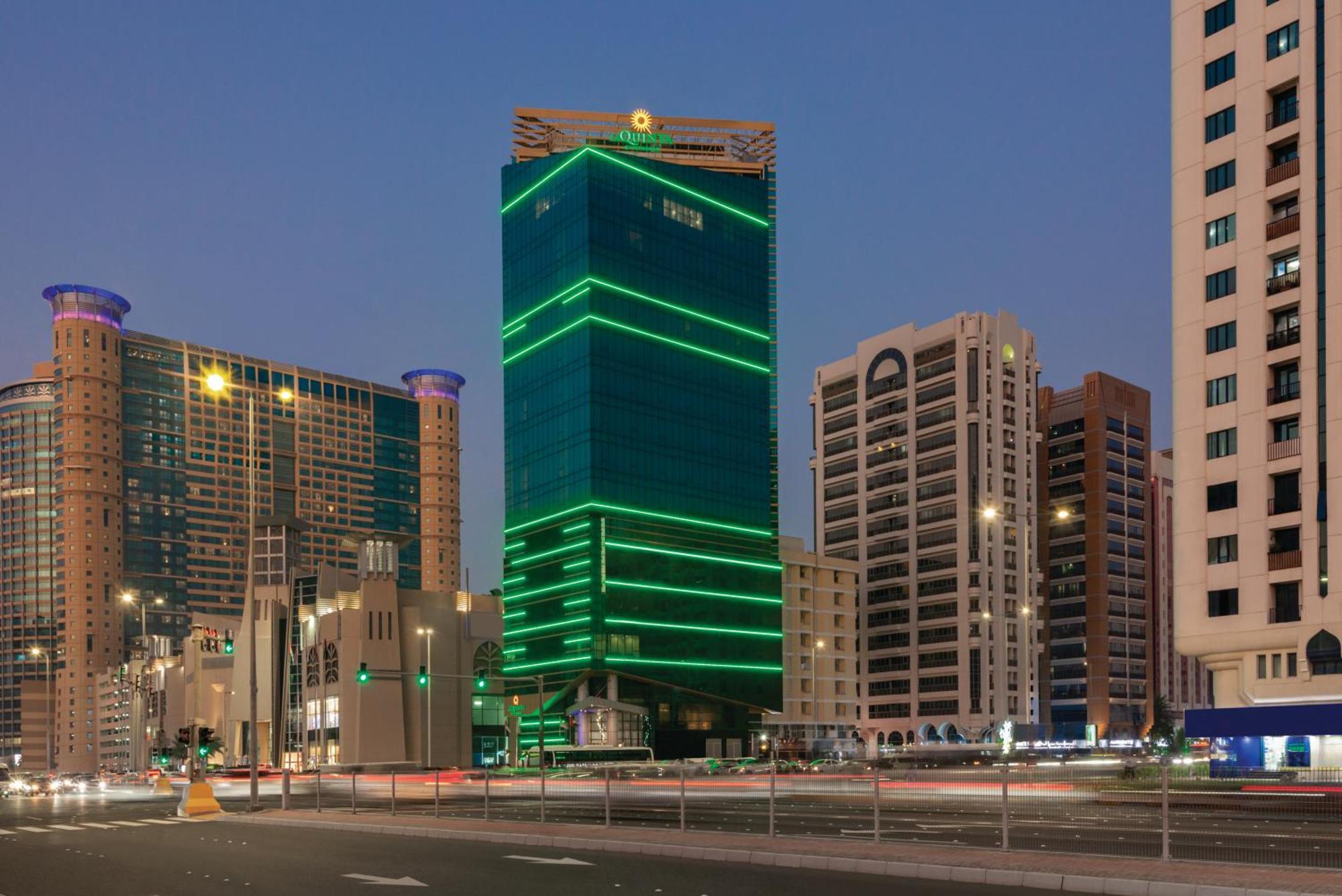 La Quinta By Wyndham Abu Dhabi Al Wahda Hotel Eksteriør billede