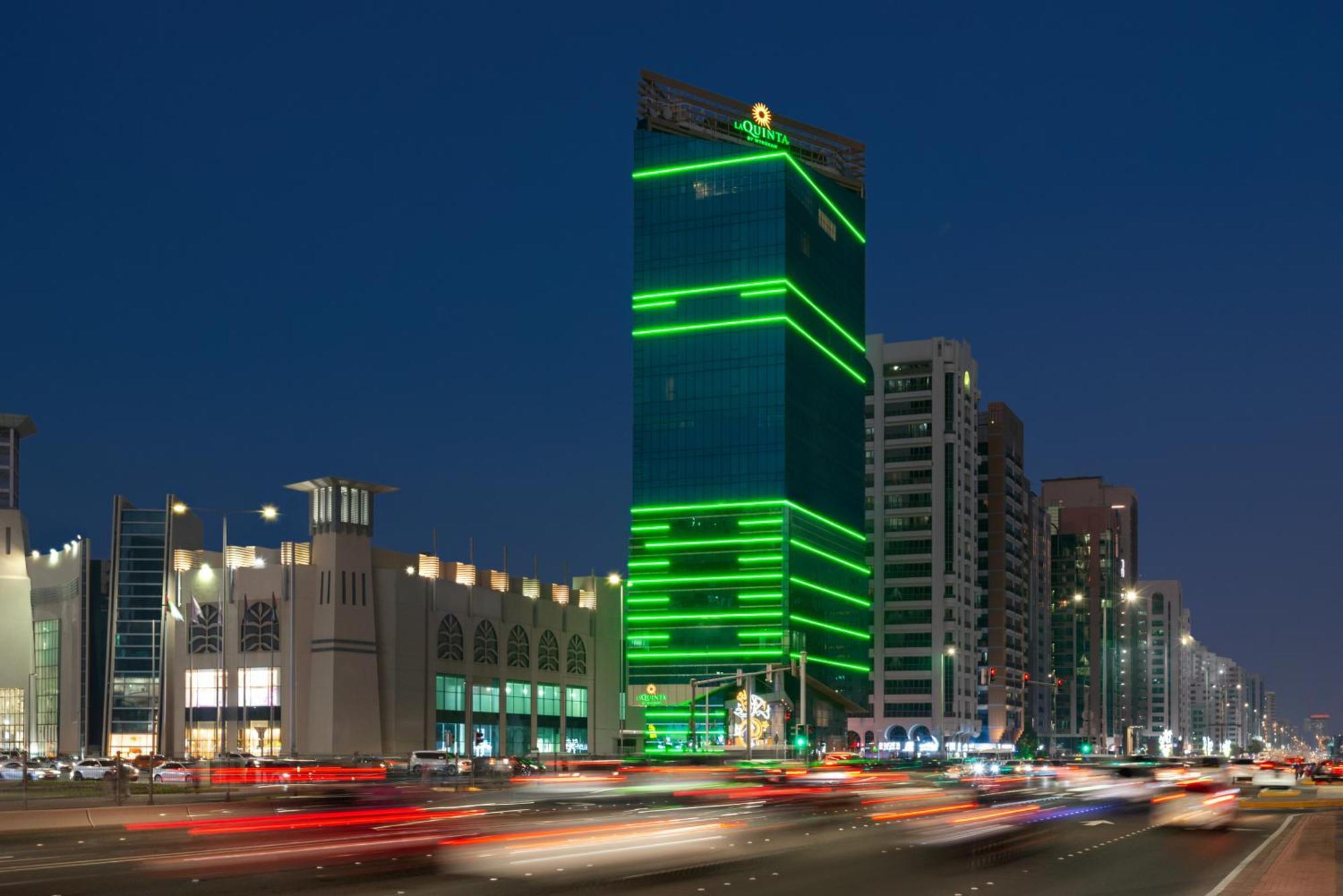 La Quinta By Wyndham Abu Dhabi Al Wahda Hotel Eksteriør billede